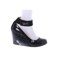 United Nude Chaussures compensées en Cuir verni en Noir