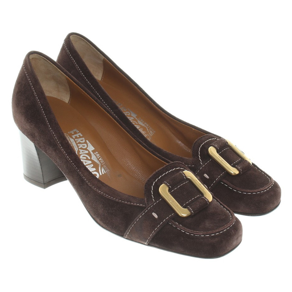 Salvatore Ferragamo pumps de daim marron