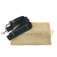 Bottega Veneta The Bulb Intrecciato aus Leder in Braun