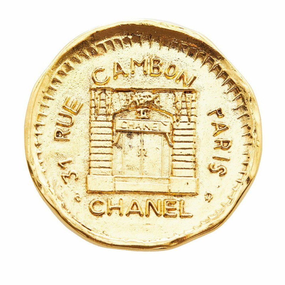 Chanel Chanel 19 in Gold