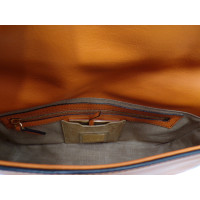 Fendi Baguette Bag aus Leder in Orange