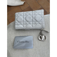Christian Dior Täschchen/Portemonnaie aus Leder in Silbern