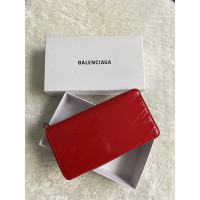 Balenciaga Täschchen/Portemonnaie aus Lackleder in Rot