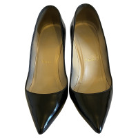 Christian Louboutin Pumps/Peeptoes Lakleer in Zwart