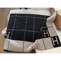 Hermès Avelon Decke Wool in Black