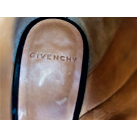 Givenchy Scarpe stringate in Pelle in Nero