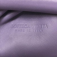 Bottega Veneta Pouch aus Leder in Violett
