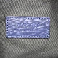 Versace Umhängetasche aus Leder in Blau