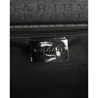 Bulgari Umhängetasche aus Jeansstoff in Schwarz
