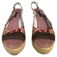 Gucci Wedges with floral pattern
