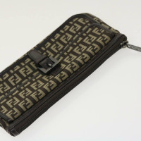 Fendi Clutch aus Canvas in Braun