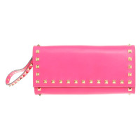 Valentino Garavani Rockstud clutch in rosa