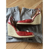 Miu Miu Wedges aus Leder in Rot