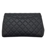 Chanel Classic Flap Bag aus Leder in Grau