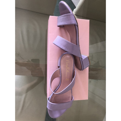 Pretty Ballerinas Sandalen aus Lackleder in Violett