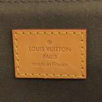 Louis Vuitton Bellevue Patent leather in Beige