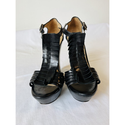 Pura Lopez Sandalen aus Leder in Schwarz