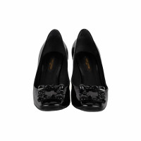 Louis Vuitton Pumps/Peeptoes aus Lackleder in Schwarz