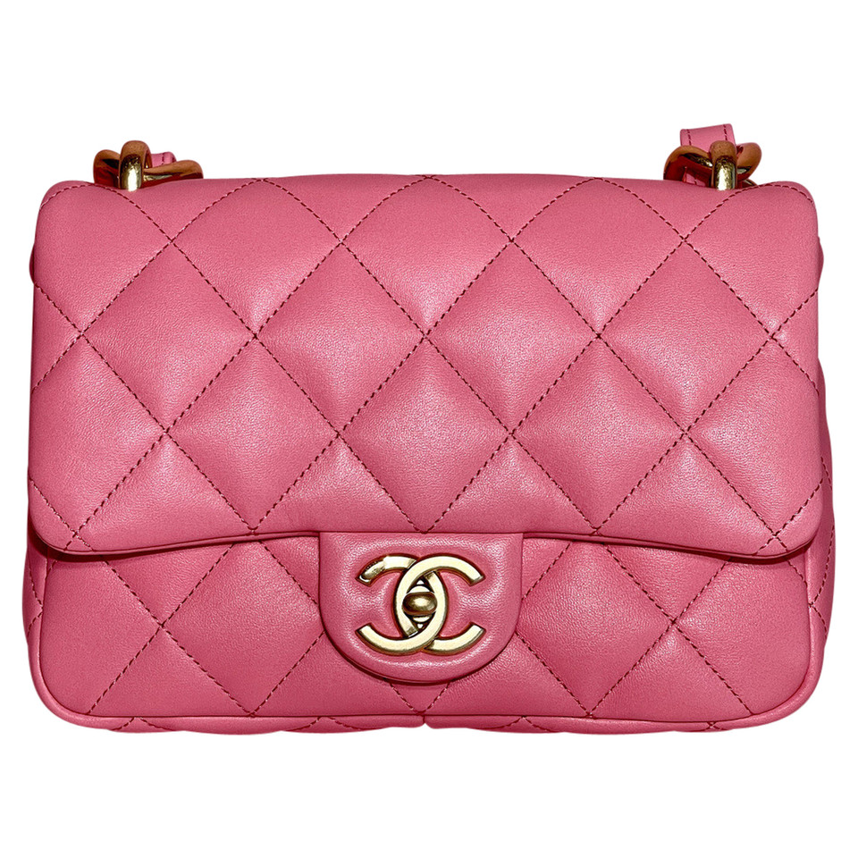 Chanel Flap Bag Leather in Pink