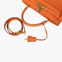 Hermès Kelly Bag 28 Leer in Oranje