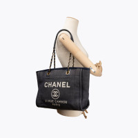 Chanel Deauville Small Tote en Denim en Bleu