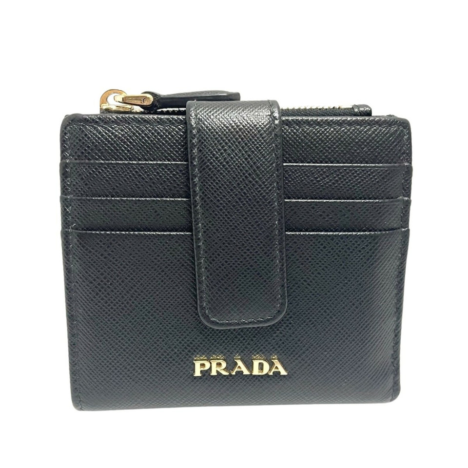 Prada Täschchen/Portemonnaie aus Leder in Schwarz