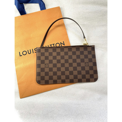 Louis Vuitton Clutch in Bruin