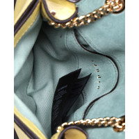 Sandro Handtasche aus Leder in Gelb