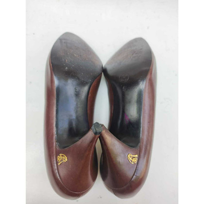 Valentino Garavani Pumps/Peeptoes Leather in Brown