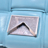 Bottega Veneta Umhängetasche aus Leder in Blau