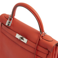 Hermès Kelly Bag 32 aus Leder in Orange