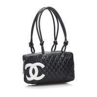 Chanel Umhängetasche aus Leder in Schwarz