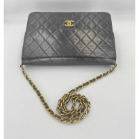 Chanel Classic Flap Bag aus Leder in Schwarz