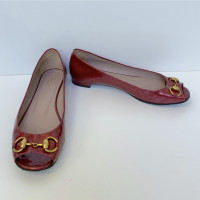Gucci Slippers/Ballerinas Patent leather in Bordeaux