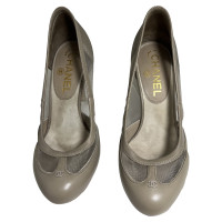 Chanel Pumps/Peeptoes Leather in Grey