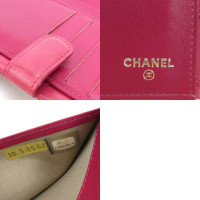 Chanel Täschchen/Portemonnaie aus Leder in Fuchsia