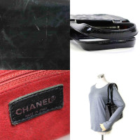 Chanel Chocolate Bar Tote Bag aus Lackleder in Schwarz
