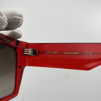 Céline Brille in Rot