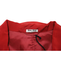 Miu Miu Jacke/Mantel aus Seide in Rot
