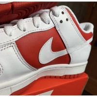 Nike Sneakers in Rot