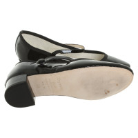 Repetto Pumps/Peeptoes aus Lackleder in Schwarz