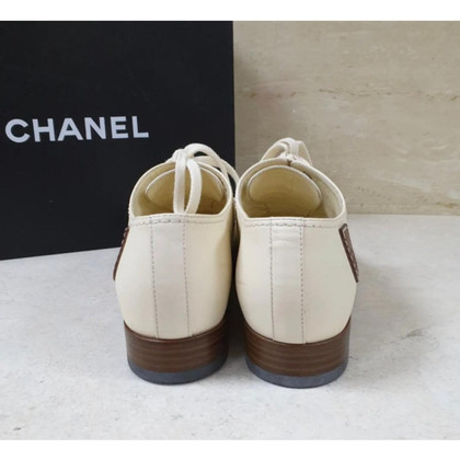 Chanel Stiefeletten aus Leder in Beige