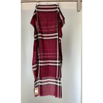 Burberry Scarf/Shawl in Bordeaux