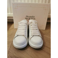 Alexander McQueen Stiefel aus Leder in Weiß