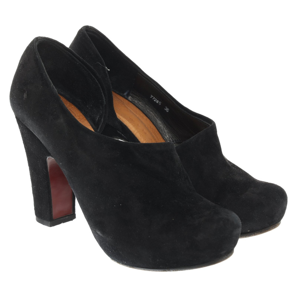 Chie Mihara Pumps/Peeptoes aus Leder in Schwarz