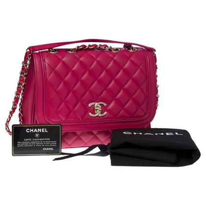 Chanel Classic Flap Bag in Pelle in Fucsia