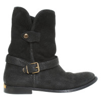Burberry Boots with fur trim