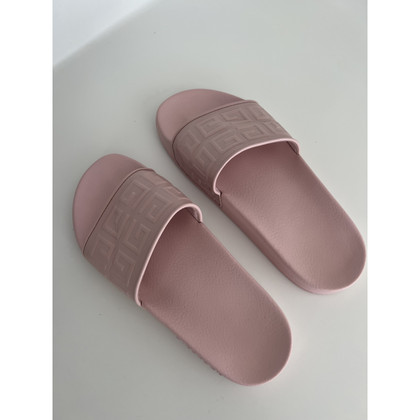 Givenchy Slippers/Ballerina's in Roze