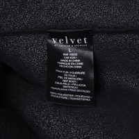 Velvet Schwarzer Mantel aus Webpelz