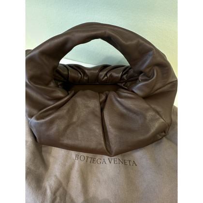 Bottega Veneta Shoulder Pouch aus Leder in Braun
